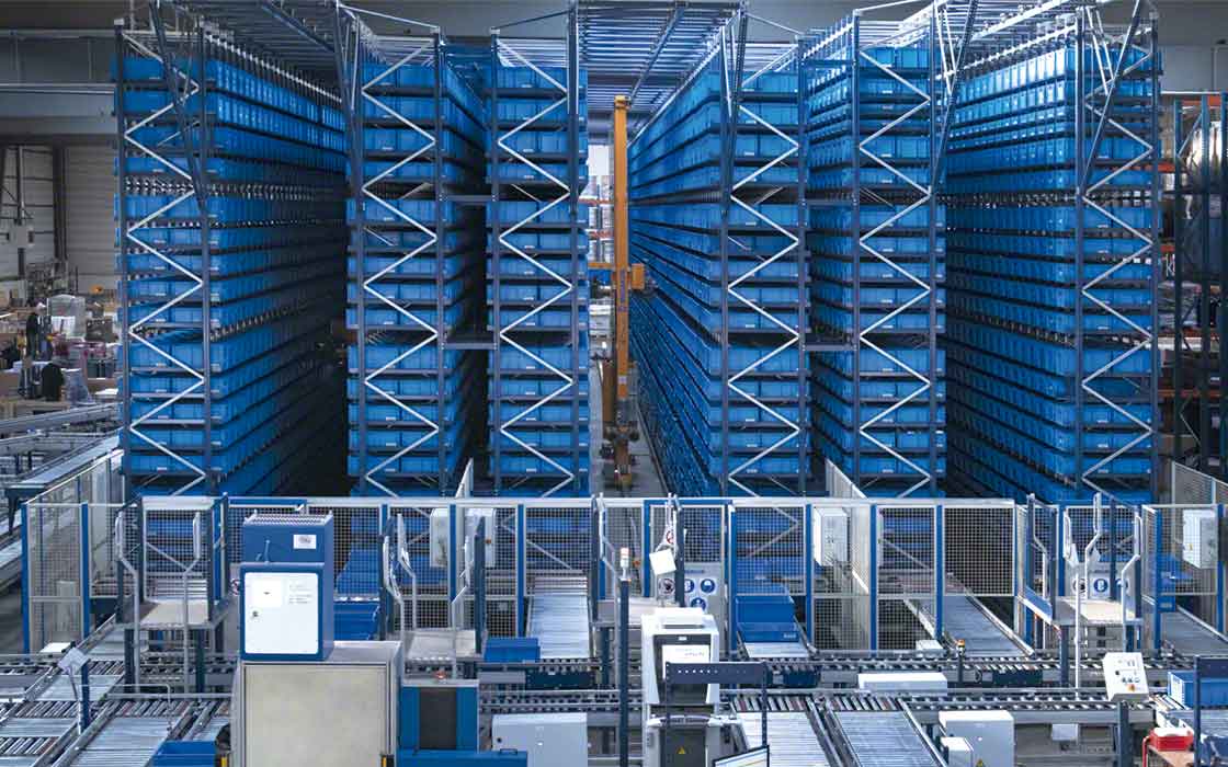 Les rayonnages à accès direct des entrepôts automatisés peuvent être à simple ou double profondeur