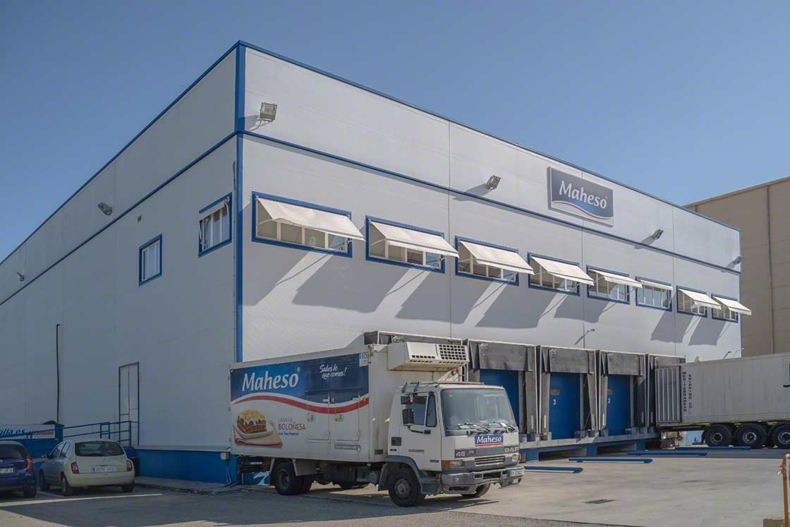 Entrepôt de transit de Maheso à Séville disposant d’une chambre de congélation desservie par le système Pallet Shuttle semi-automatique