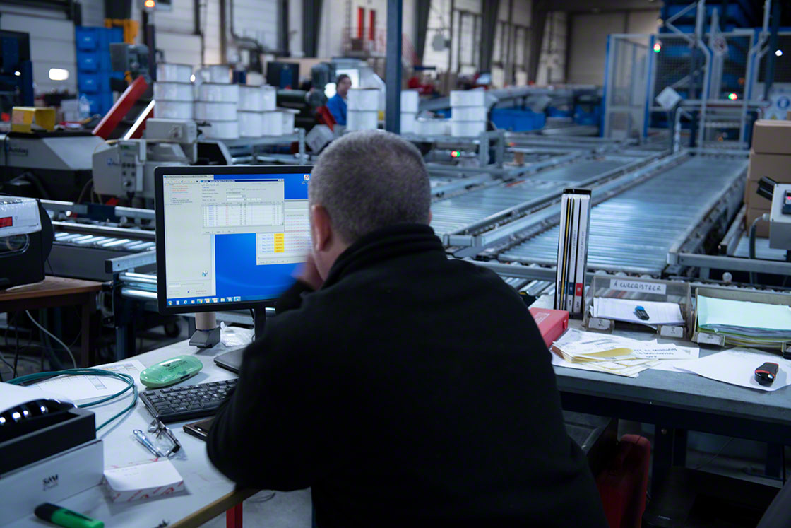 Pour contrôler les stocks avec précision, il est recommandé d’installer un logiciel de gestion d’entrepôt