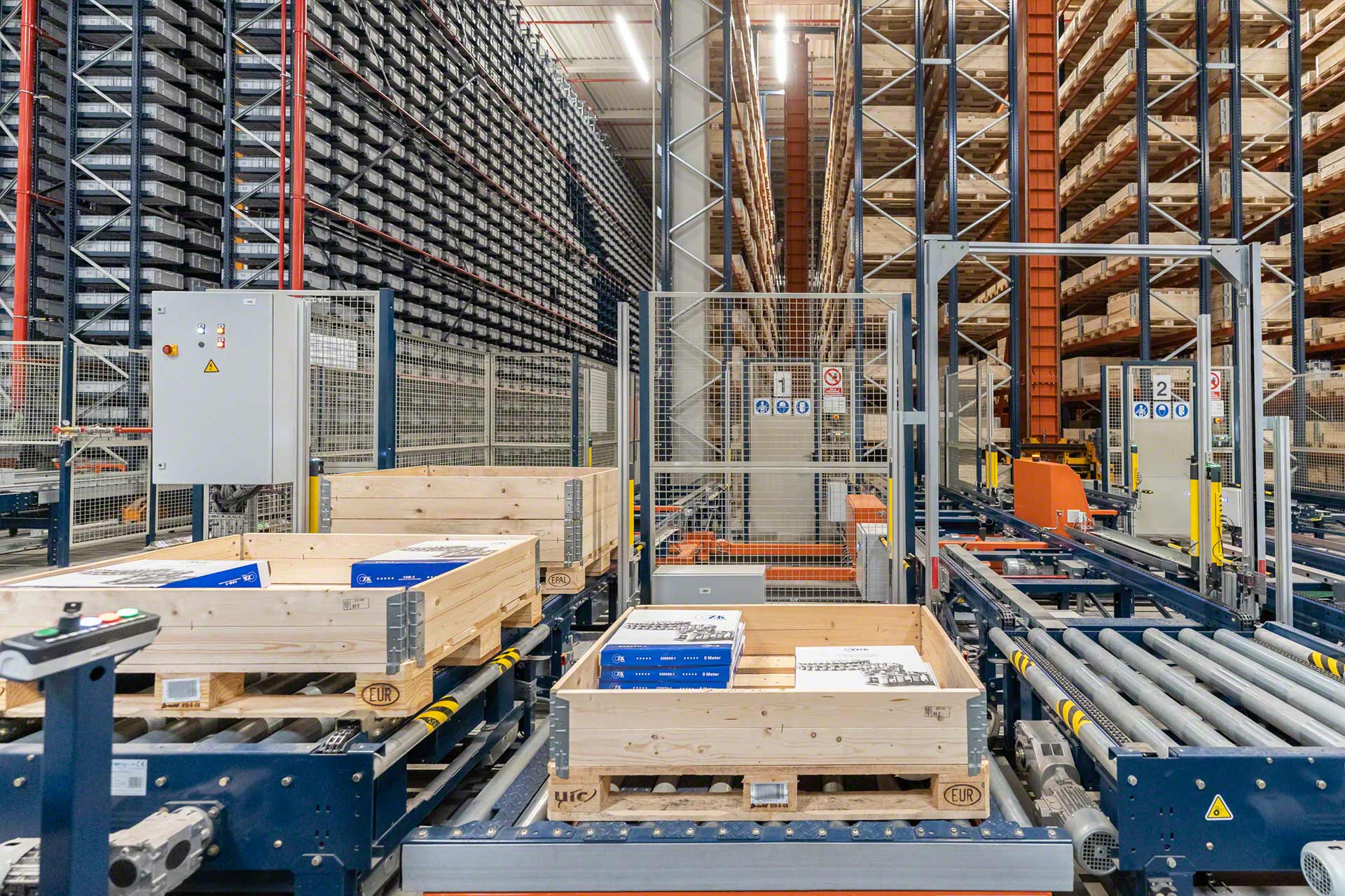 Le travail de l'enregistrement système de stockage logistique entrepôt  automatisé ASR - Chine Système d'entrepôt, Bac de réception automatique du  système de rayonnage