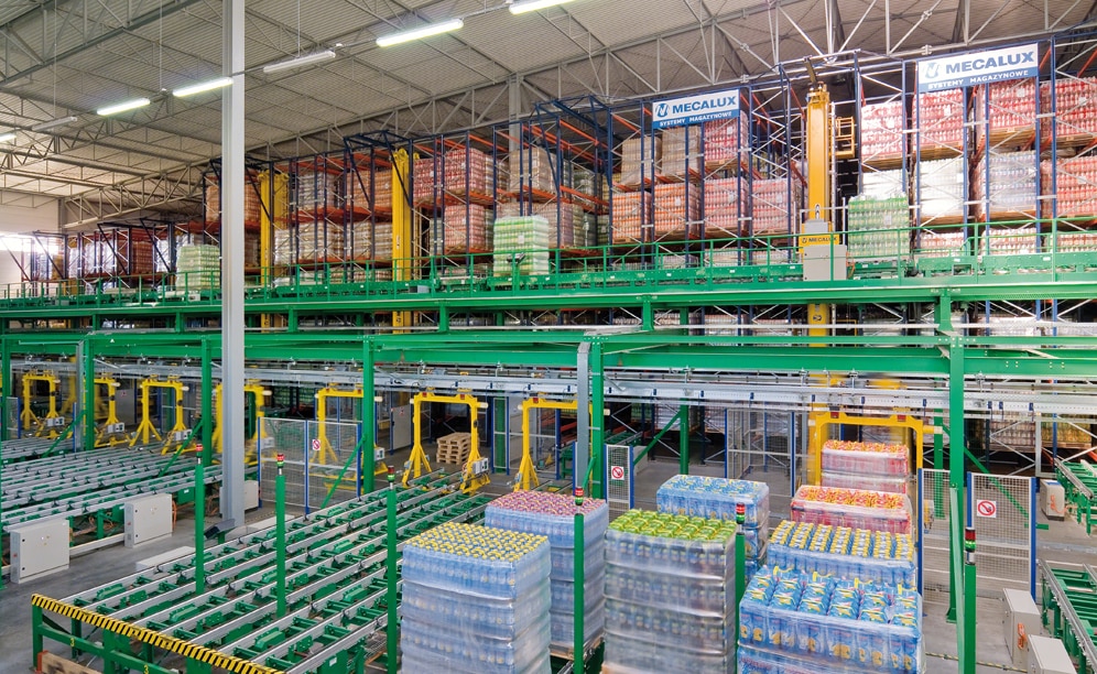Mecalux a construit un magasin automatique qui permettent le stockage de 18 000 palettes