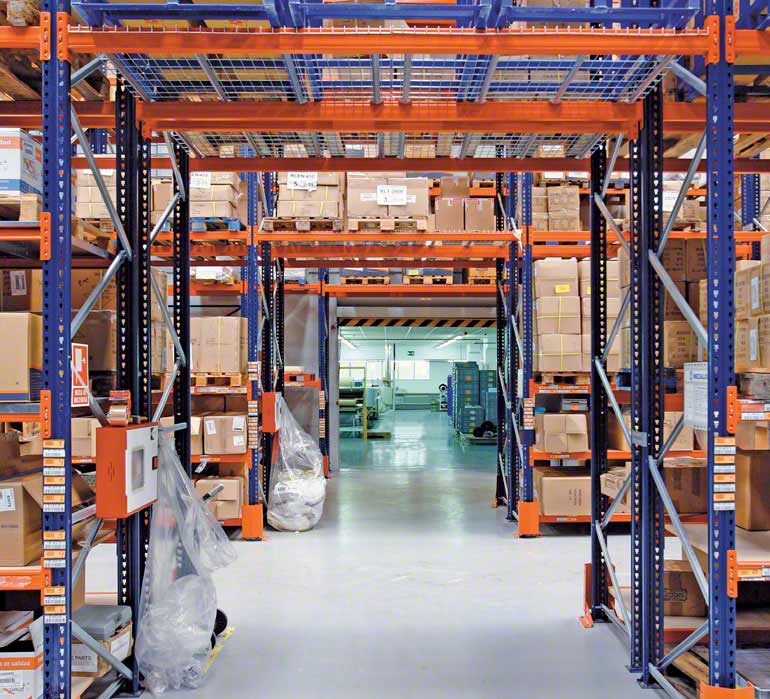 Entrepôt d'un opérateur logistique. 