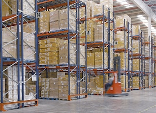 Deux systèmes de stockage dans le centre de distribution d'Eurofred en Espagne Deux systèmes de stockage dans le centre de distribution d'Eurofred en Espagne